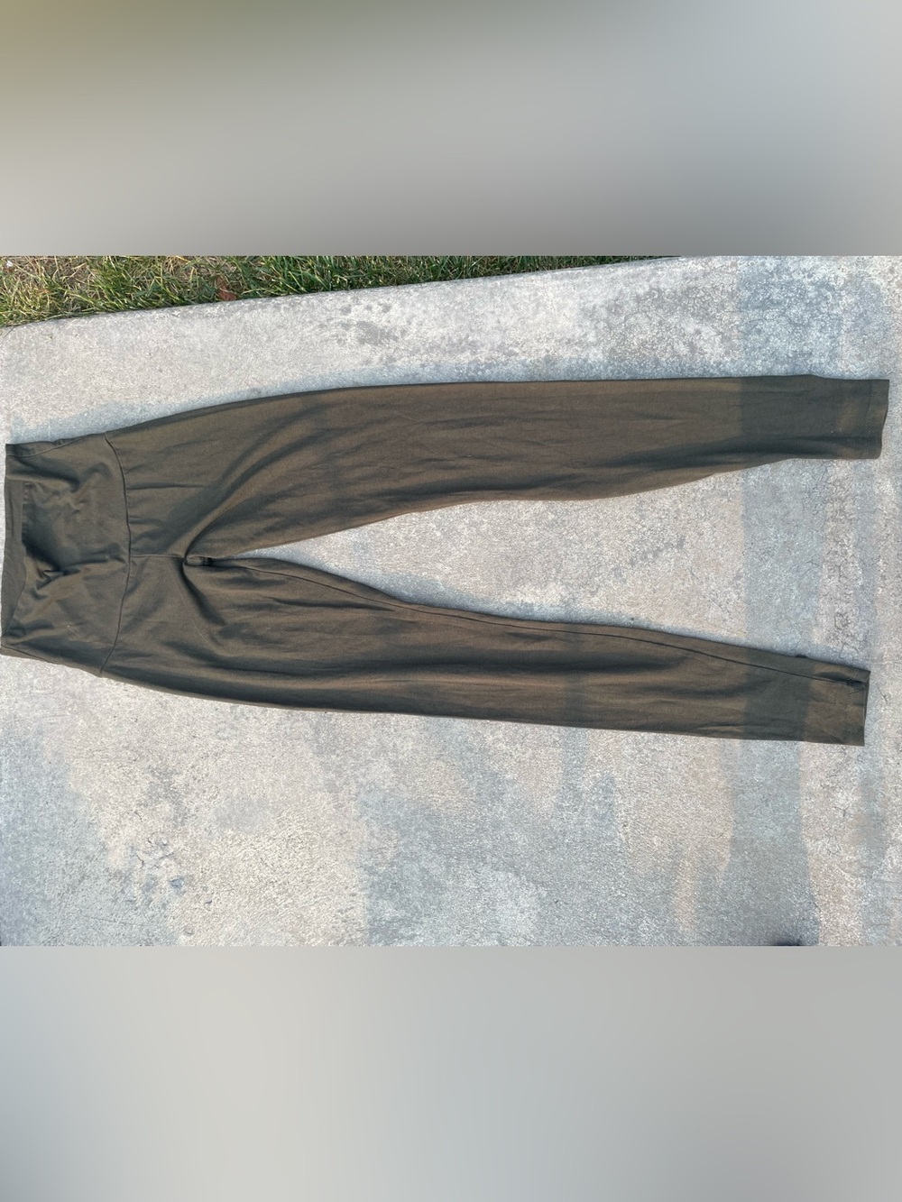 Women’s flowy yoga pants with stirrups- Size S